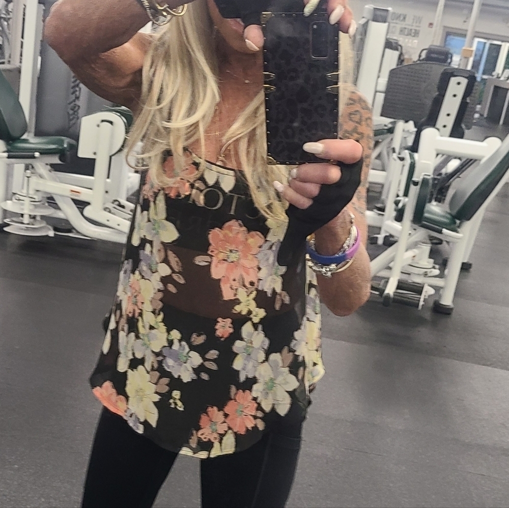 HP🔥🔥🔥Beautiful Spring Summer Floral Top sz S - Picture 5 of 15